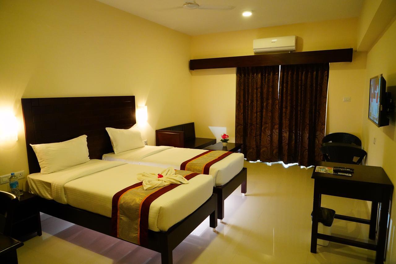 Five Falls Resort Kuttālam Buitenkant foto
