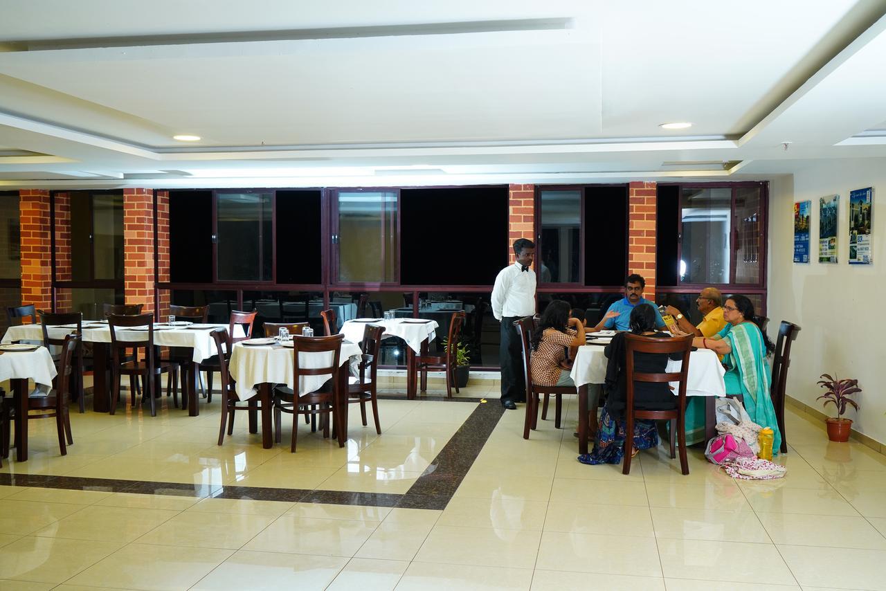 Five Falls Resort Kuttālam Buitenkant foto