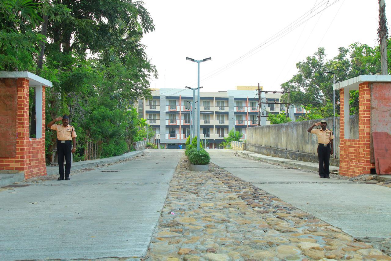 Five Falls Resort Kuttālam Buitenkant foto