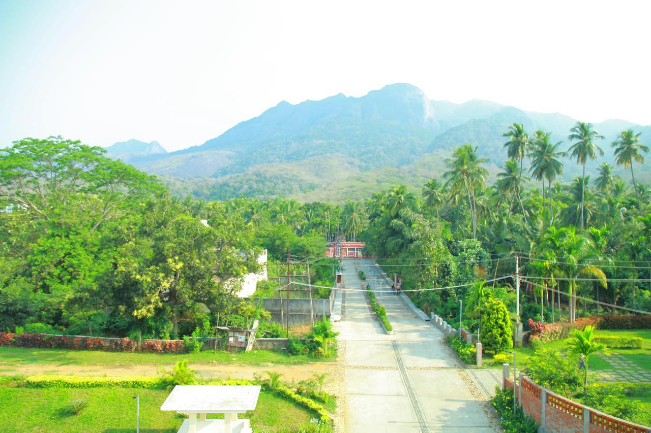 Five Falls Resort Kuttālam Buitenkant foto