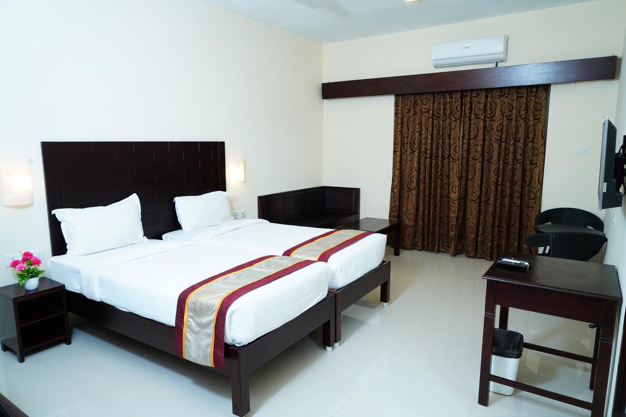 Five Falls Resort Kuttālam Buitenkant foto