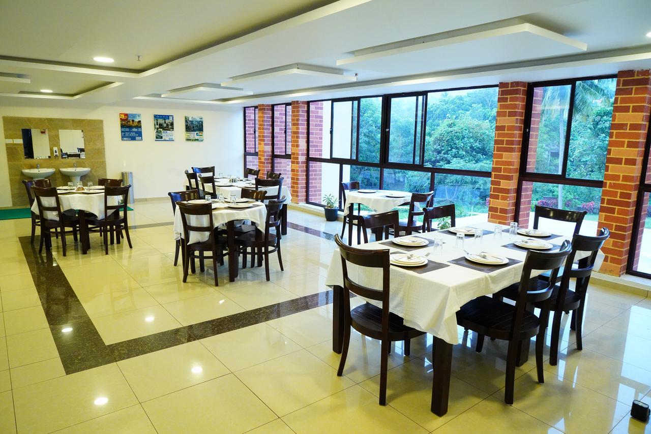 Five Falls Resort Kuttālam Buitenkant foto