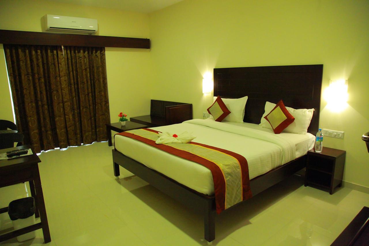 Five Falls Resort Kuttālam Buitenkant foto