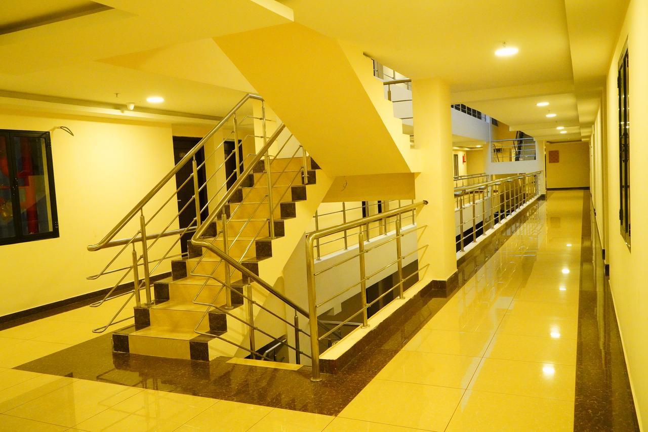 Five Falls Resort Kuttālam Buitenkant foto