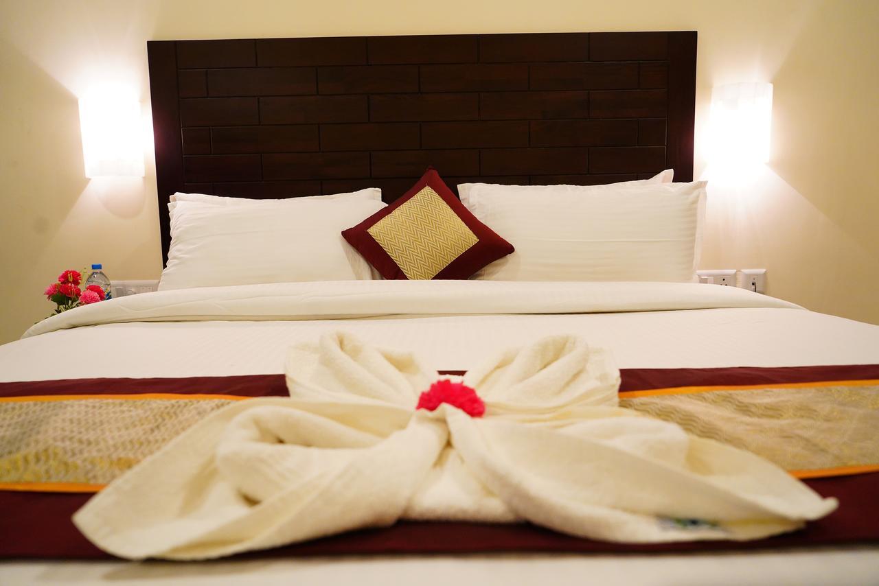 Five Falls Resort Kuttālam Buitenkant foto