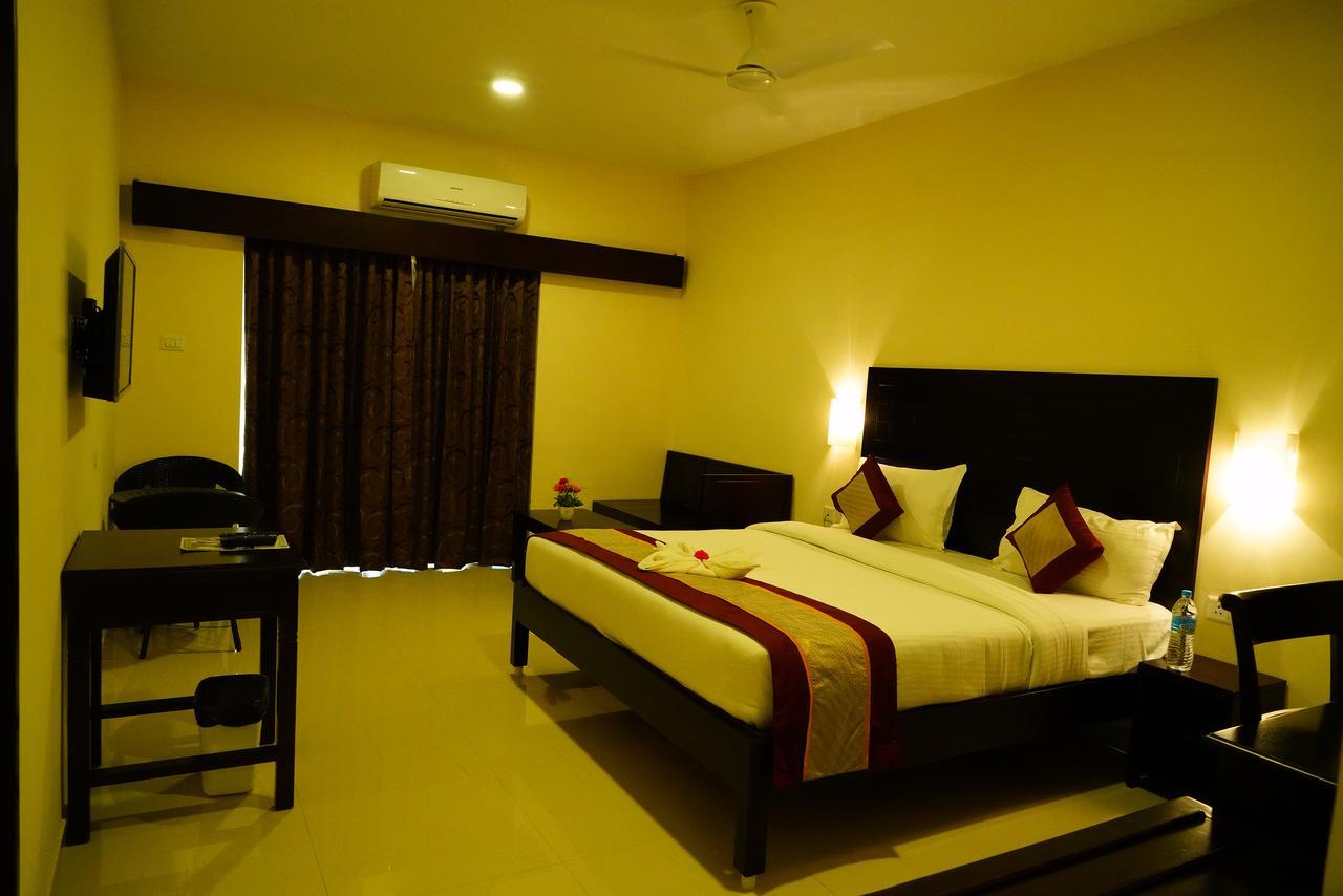 Five Falls Resort Kuttālam Buitenkant foto