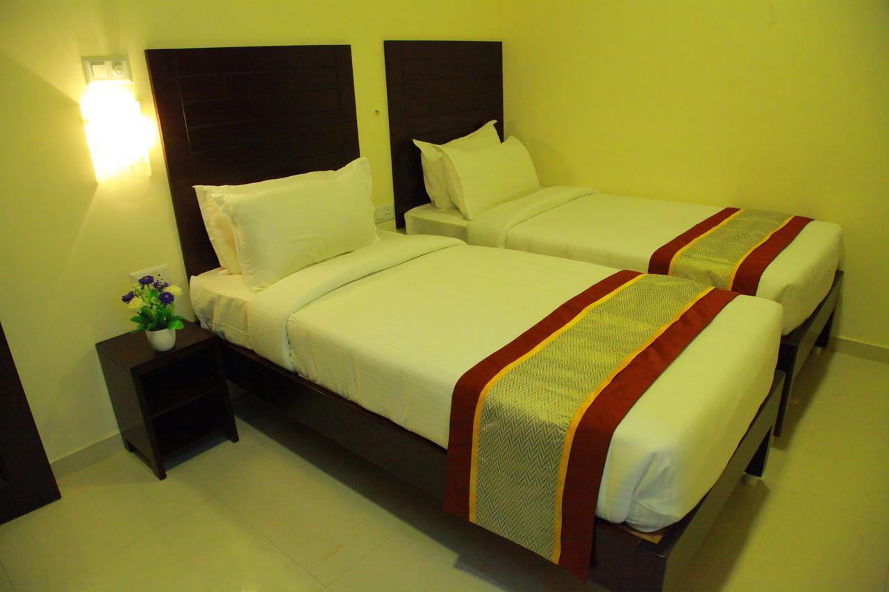 Five Falls Resort Kuttālam Buitenkant foto