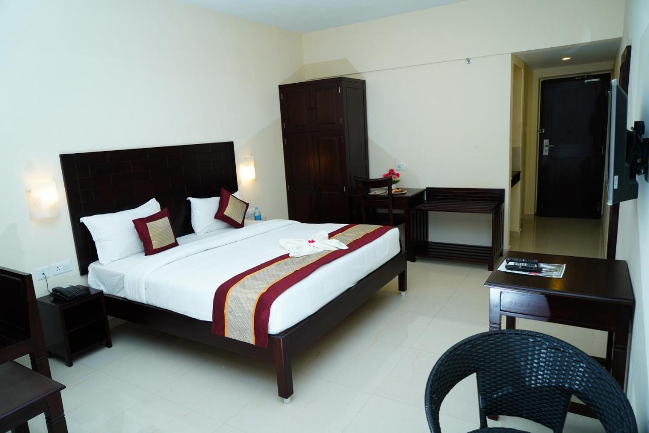 Five Falls Resort Kuttālam Buitenkant foto