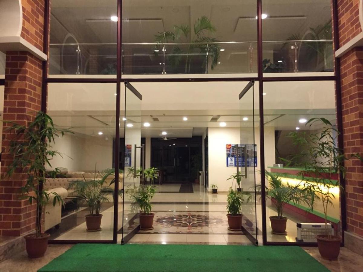 Five Falls Resort Kuttālam Buitenkant foto